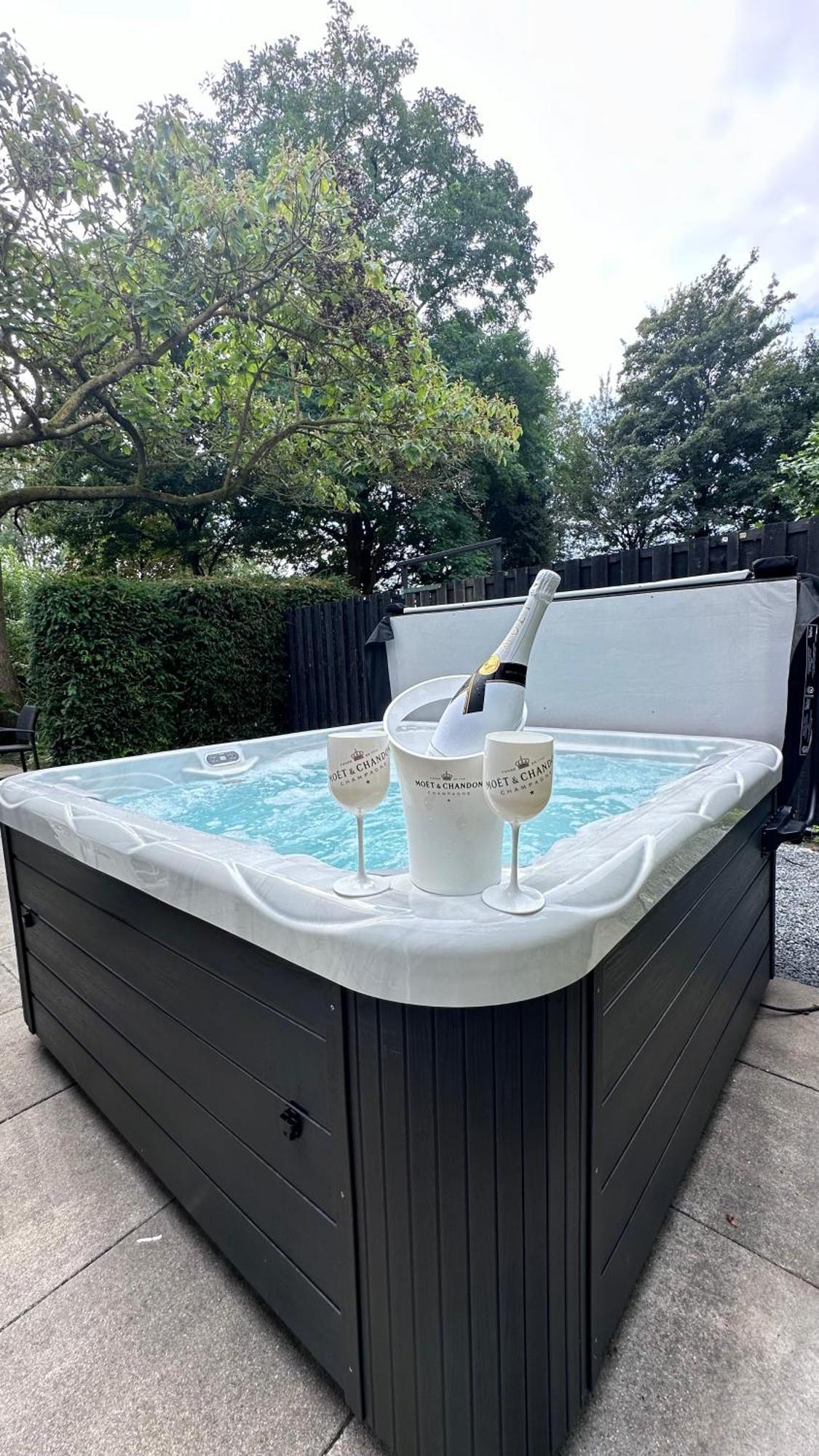 De Luxe Bed &Wellness Villa 's-Hertogenbosch  Luaran gambar